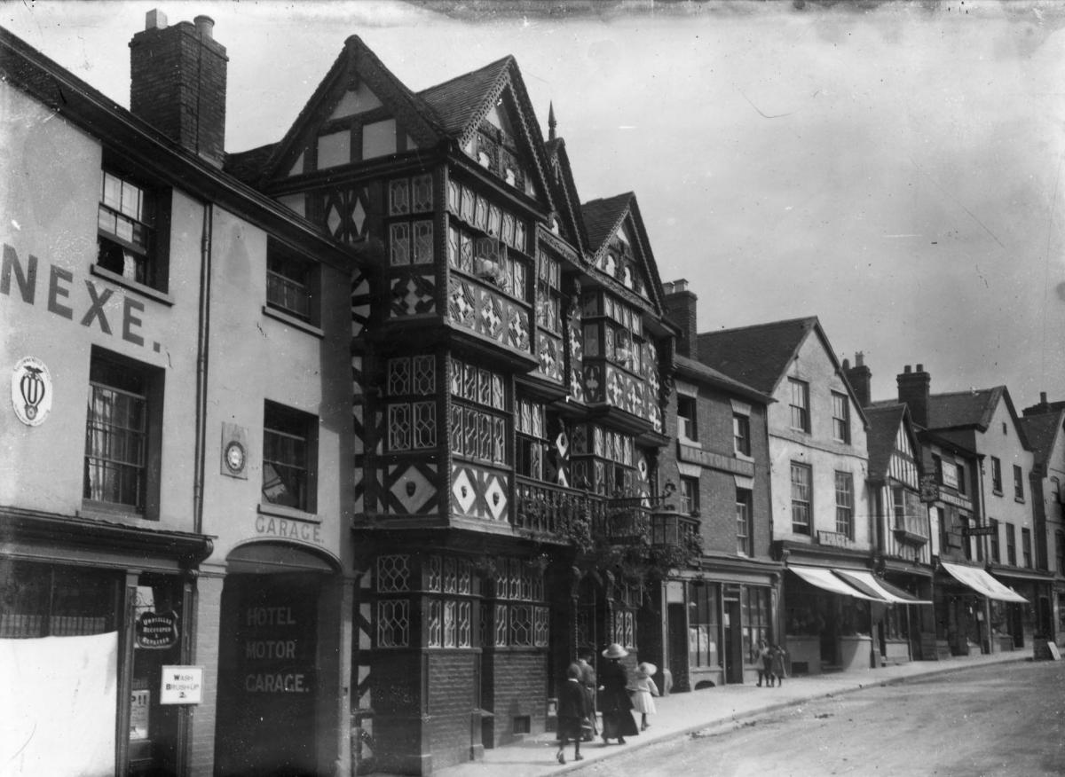 The Feathers Hotel in Ludlow in the early 1900s.