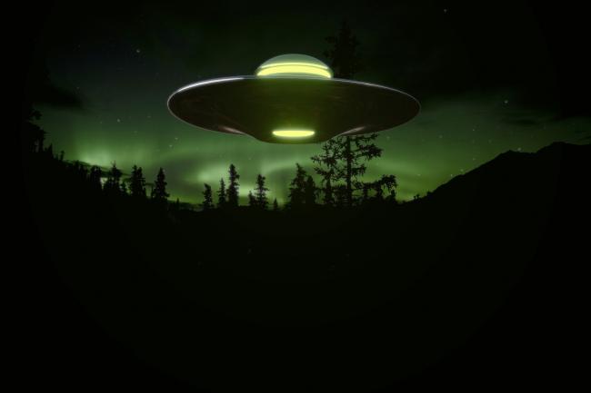 Flying saucer/unidentified flying object (UFO)